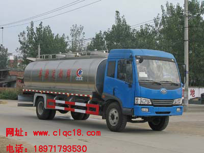 解放单桥鲜奶运输车