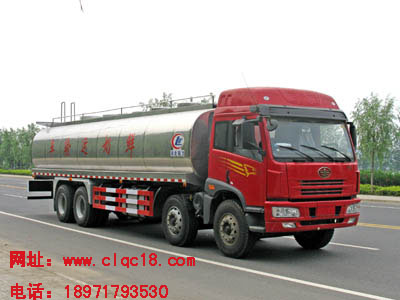 解放前四后八鲜奶运输车